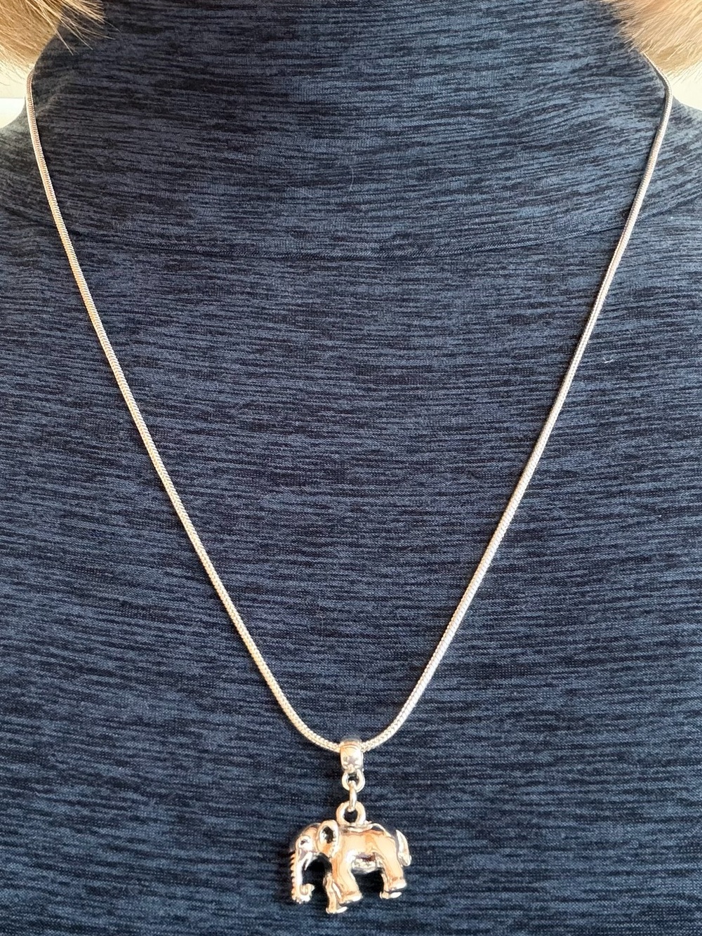 925 sterling silver snake chain necklace with elephant pendant.Unisex.19.8”/50cm